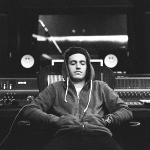 收听Asher Book的Love Away歌词歌曲