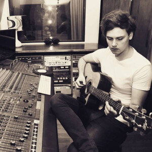 default playlist img