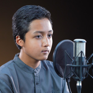 Listen to Surah Al Jin song with lyrics from Haidar Ramadhan
