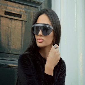 Listen to Gna Het Mi Nayi song with lyrics from Oksy Avdalyan