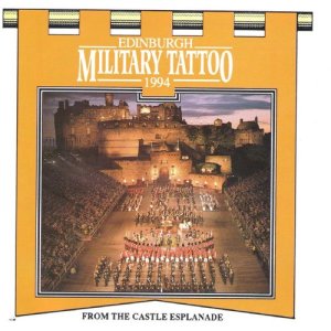 收聽The Massed Band of the Royal Air Force的Raf March Past / Bonnie Banks of Loch Lomond / The Campbells Are Comin' / Charlie Is My Darling / Comin' Thro the Rye / Green Grow the Rashes / Within a Mile of Ediburgh Toun / I Love a Lassie (其他)歌詞歌曲