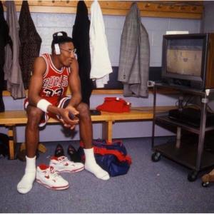 ดาวน์โหลดและฟังเพลง Scottie Pippen (Explicit) พร้อมเนื้อเพลงจาก Mari Underrxted