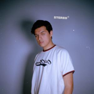 ดาวน์โหลดและฟังเพลง Ugotme พร้อมเนื้อเพลงจาก Omar Apollo