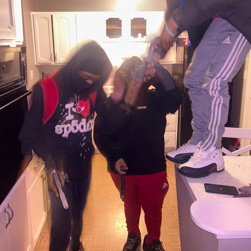 TAP HEADS (feat. 700 WOP) (Explicit)