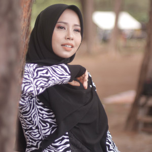 ดาวน์โหลดและฟังเพลง Seandainya Aku Punya Sayap พร้อมเนื้อเพลงจาก Vanny Vabiola