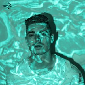 Dengarkan lagu tous les mêmes - slowed + reverb nyanyian Vallvete dengan lirik