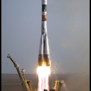 ดาวน์โหลดและฟังเพลง Rockets (Explicit) พร้อมเนื้อเพลงจาก Nando Da Kommando Aka Pharaoh King Nando Mack