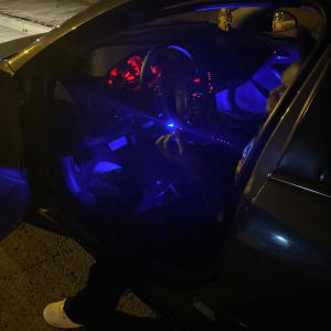 收聽HxrdGrxndxng的Woah (feat. Big Trey) (Explicit)歌詞歌曲