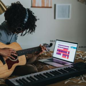 default playlist img