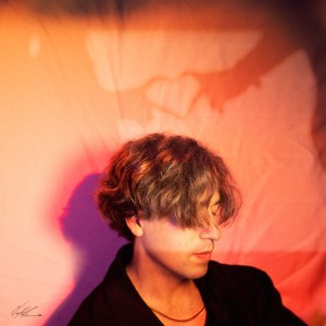 收聽Noah Henderson的bring your love (to the light)歌詞歌曲