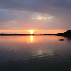 ดาวน์โหลดและฟังเพลง Night Relax Hip Hop พร้อมเนื้อเพลงจาก Relaxing Music Orchestra