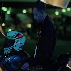 Dengarkan lagu tedeh la keri nyanyian Giba Ginting dengan lirik