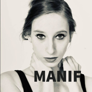 Dengarkan lagu Manif nyanyian Andreea dengan lirik