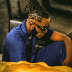 ดาวน์โหลดและฟังเพลง Koona (Remix) พร้อมเนื้อเพลงจาก Prince Omar