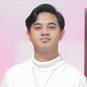 Dengarkan Kesepian (New Version) lagu dari Budi Arsa dengan lirik