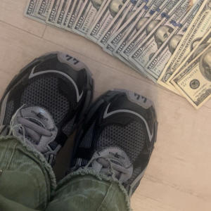 ดาวน์โหลดและฟังเพลง Trifflin! (feat. lifelessgarments) (Explicit) พร้อมเนื้อเพลงจาก Amedues