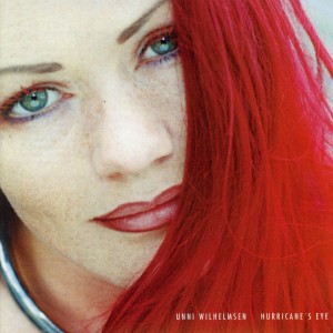 ดาวน์โหลดและฟังเพลง Striking พร้อมเนื้อเพลงจาก Unni Wilhelmsen