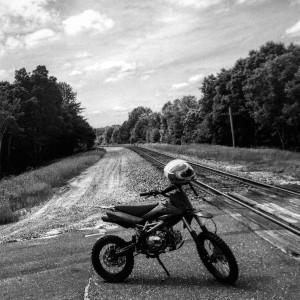 Dengarkan lagu Try Tho We Might To nyanyian Francis and the Lights dengan lirik