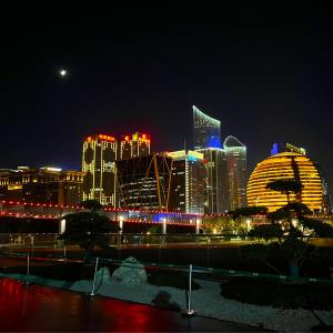 Max Seraph的專輯Shangzhou