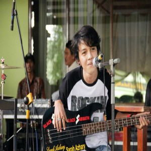 Dengarkan lagu Berikan Kesempatan nyanyian dp92 dengan lirik