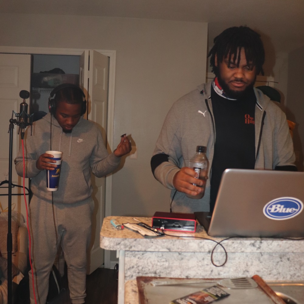 LIT!(feat. $lütty) (Explicit)