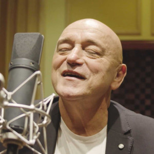 Listen to Zbog Tebe Vjerujem song with lyrics from Latino