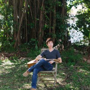 Listen to Feel (feat. Toby) song with lyrics from 地底乐团