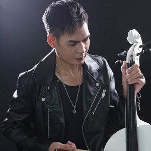 Listen to 夏日倾情 (cover: 黎明) (完整版) song with lyrics from 周星濠