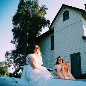 ดาวน์โหลดและฟังเพลง Disappearing Girl พร้อมเนื้อเพลงจาก The Aquadolls