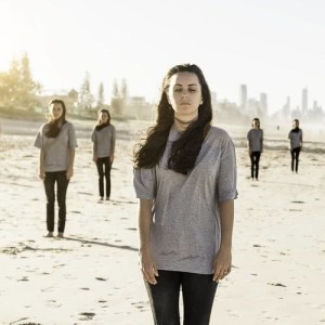 ดาวน์โหลดและฟังเพลง Golden Fleece พร้อมเนื้อเพลงจาก Amy Shark