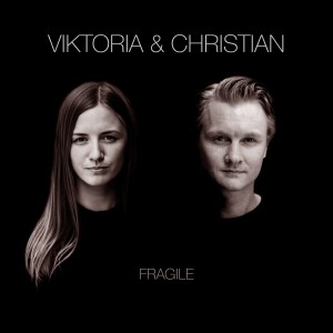 收聽Viktoria (Danish)的Fragile (Cover)歌詞歌曲