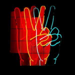 Dengarkan Solo Paz lagu dari Mellow Bustelo dengan lirik