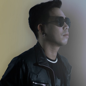 Listen to ไม่เคยลืม song with lyrics from Up Lineout