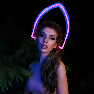 Listen to TREND song with lyrics from Люся Чеботина