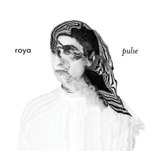 ดาวน์โหลดและฟังเพลง Constant พร้อมเนื้อเพลงจาก Roya