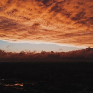 Dengarkan lagu thelema slowed + reverb nyanyian Øfdream dengan lirik