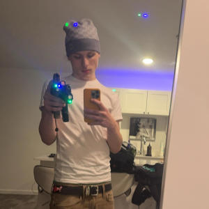 收聽Keeb的front porch (Explicit)歌詞歌曲