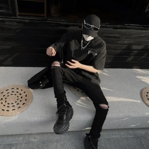Dengarkan lagu 我将都是你的四面八方 nyanyian 承利 dengan lirik
