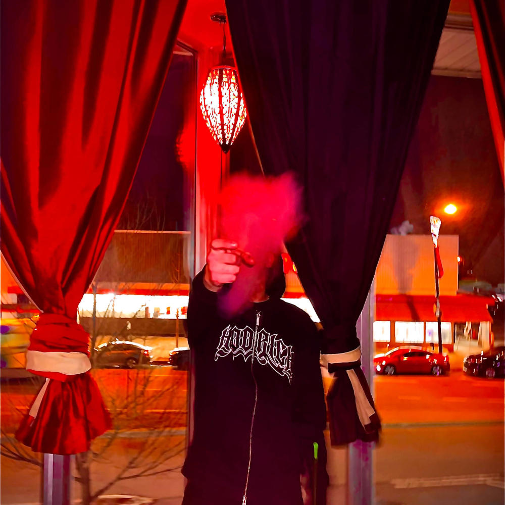 RED SNOW (feat. Saso) (Explicit)