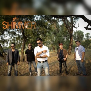 Dengarkan Karena Kamu lagu dari SHIMMER dengan lirik