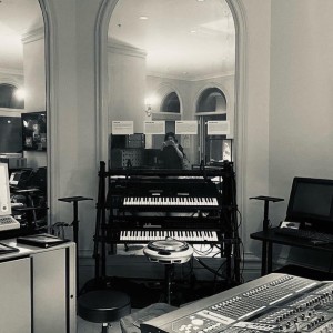 default playlist img