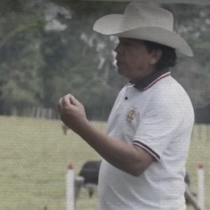 收聽Javier manchego的Ámame Siempre歌詞歌曲