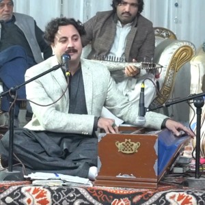 Listen to Che Zama Meena Sta Pakar Na razi song with lyrics from Sarfaraz Khan