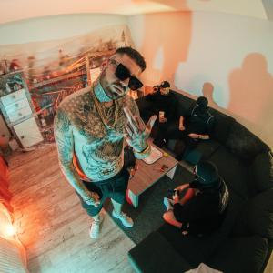 收聽GOl24DIE的JZSMRJ (Explicit)歌詞歌曲