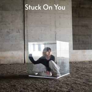 Dengarkan Stuck on You lagu dari Elvis Presley dengan lirik