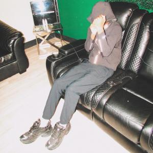 收聽Kha33的Dont Stop (feat. MyaMilli) (Explicit)歌詞歌曲