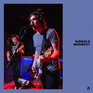 Dengarkan I Think We Can Stay Here (Audiotree Live Version) lagu dari Signals Midwest dengan lirik