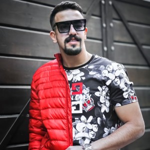 Dengarkan lagu Emraa Ta3bodny Bshedda nyanyian Team El Ebda3 dengan lirik