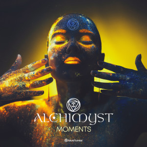 ดาวน์โหลดและฟังเพลง Moments พร้อมเนื้อเพลงจาก Alchimyst