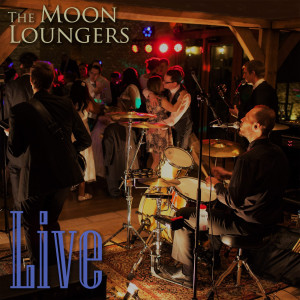 ดาวน์โหลดและฟังเพลง Happy (Live) พร้อมเนื้อเพลงจาก The Moon Loungers